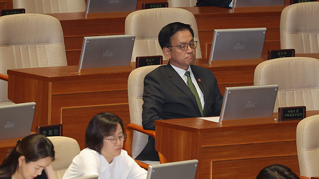 [속보] 최상목 부총리 탄핵소추안, 민주당 주도로 국회 본회의 상정