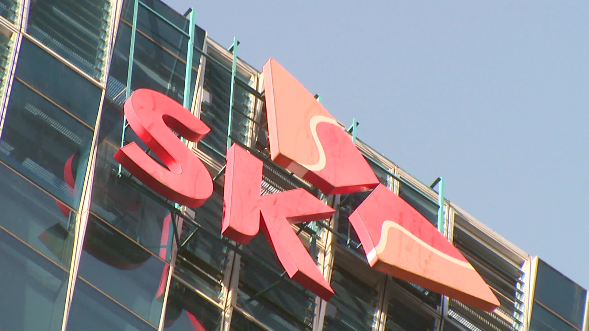 SKT “전매장 신규가입·번호이동 중단…신청 없이도 유심보호서비스”
