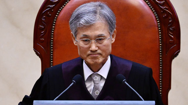 [속보] 민주당 “대법원장 탄핵 여부 결정 보류…<br>대법 행위는 위헌·위법”