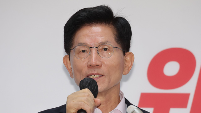 [속보] 김문수 “당 지도부, 강제 단일화 작업 즉시<br> 중단해야”