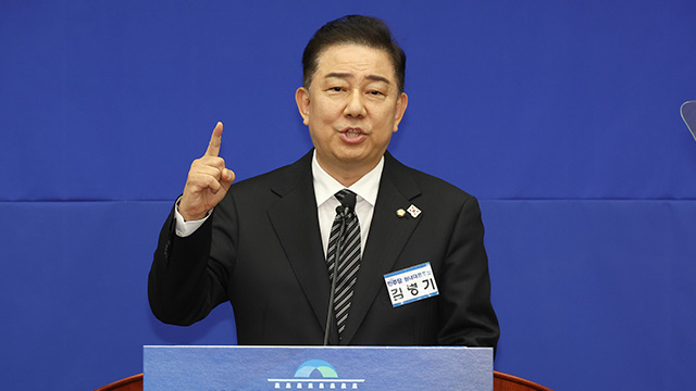 [속보] 더불어민주당 새 원내대표에 친명 3선 김병기 선출