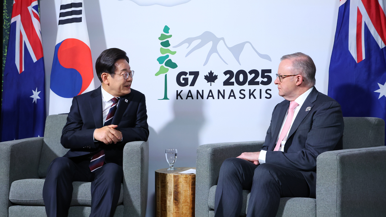 G7 참석 이 대통령, 호주·남아공 정상과 회담