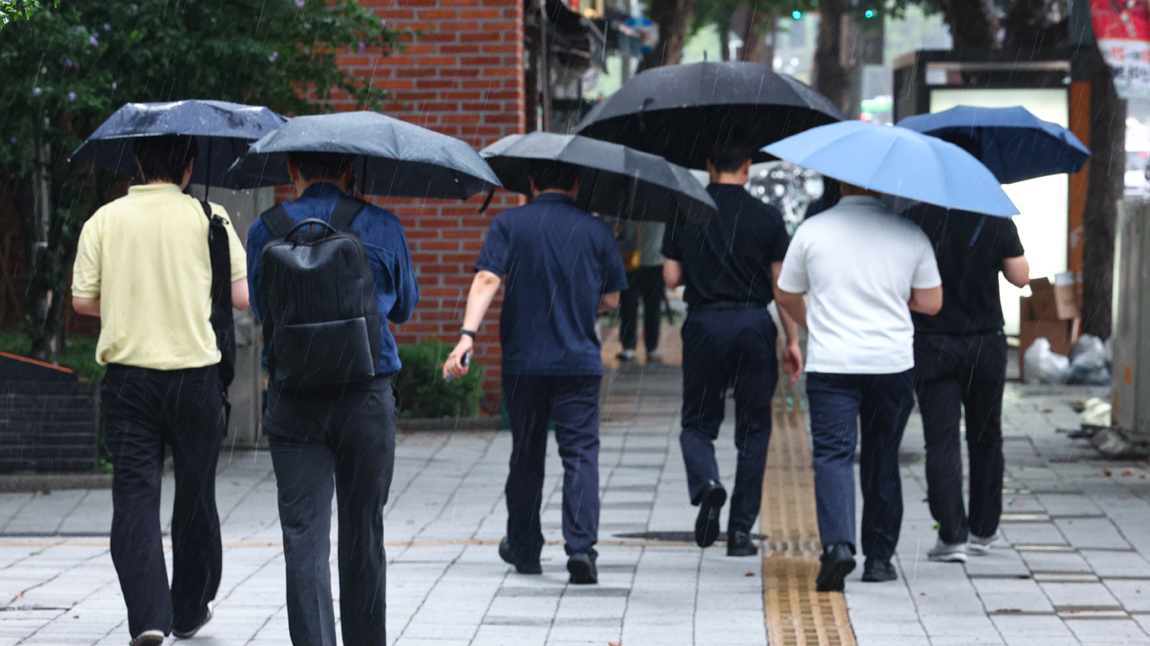 폭염 속 곳곳 강한 소나기…서울 서남권 호우경보