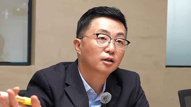 [속보] ‘김건희 집사’ 김예성 인천공항 도착…<br>특검, 즉시 체포