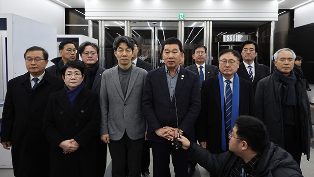 민주당 행안위원 “경찰, ‘윤 대통령 체포 일임’ 공수처 공문 법적 결함 판단”