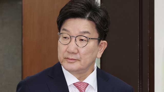 권성동, 이재명 ‘어쩌라고요’…“인성·자질 미달…자아분열적 행태”