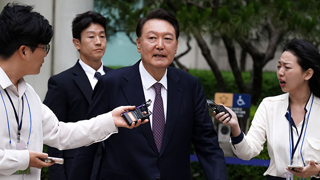 윤, 경찰 3차 소환에도 “필요성 없어”…서면·제3장소 조사는 협의 의향