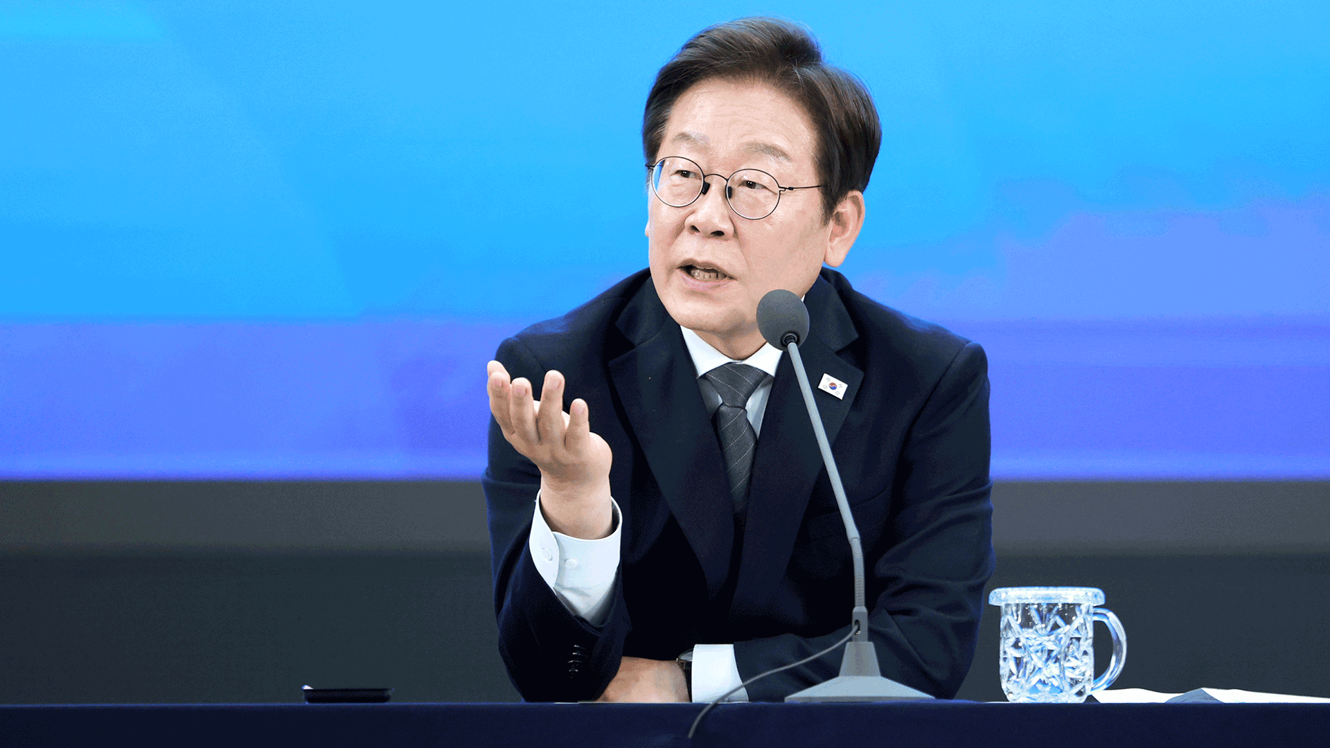 이 대통령, 호남 찾아 민심 청취…군 공항 이전 TF 구성 지시