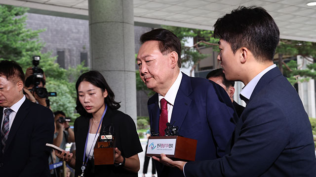 [속보] 내란 특검 “체포영장 집행 저지 혐의부터 조사…부장검사가 신문”