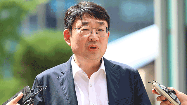 ‘尹 대통령실 지지자 동원 의혹’ 신혜식 경찰 출석…“자료 많아”