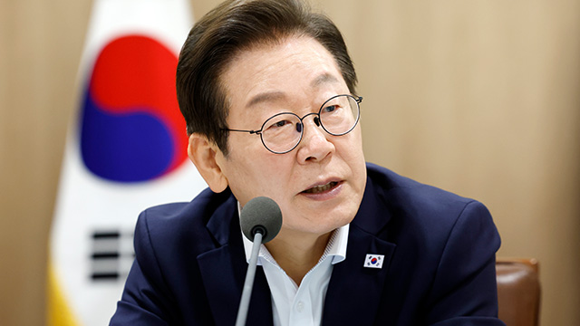 [속보] 이 대통령, 한미 정상회담 위해 숙소서 백악관으로 출발 