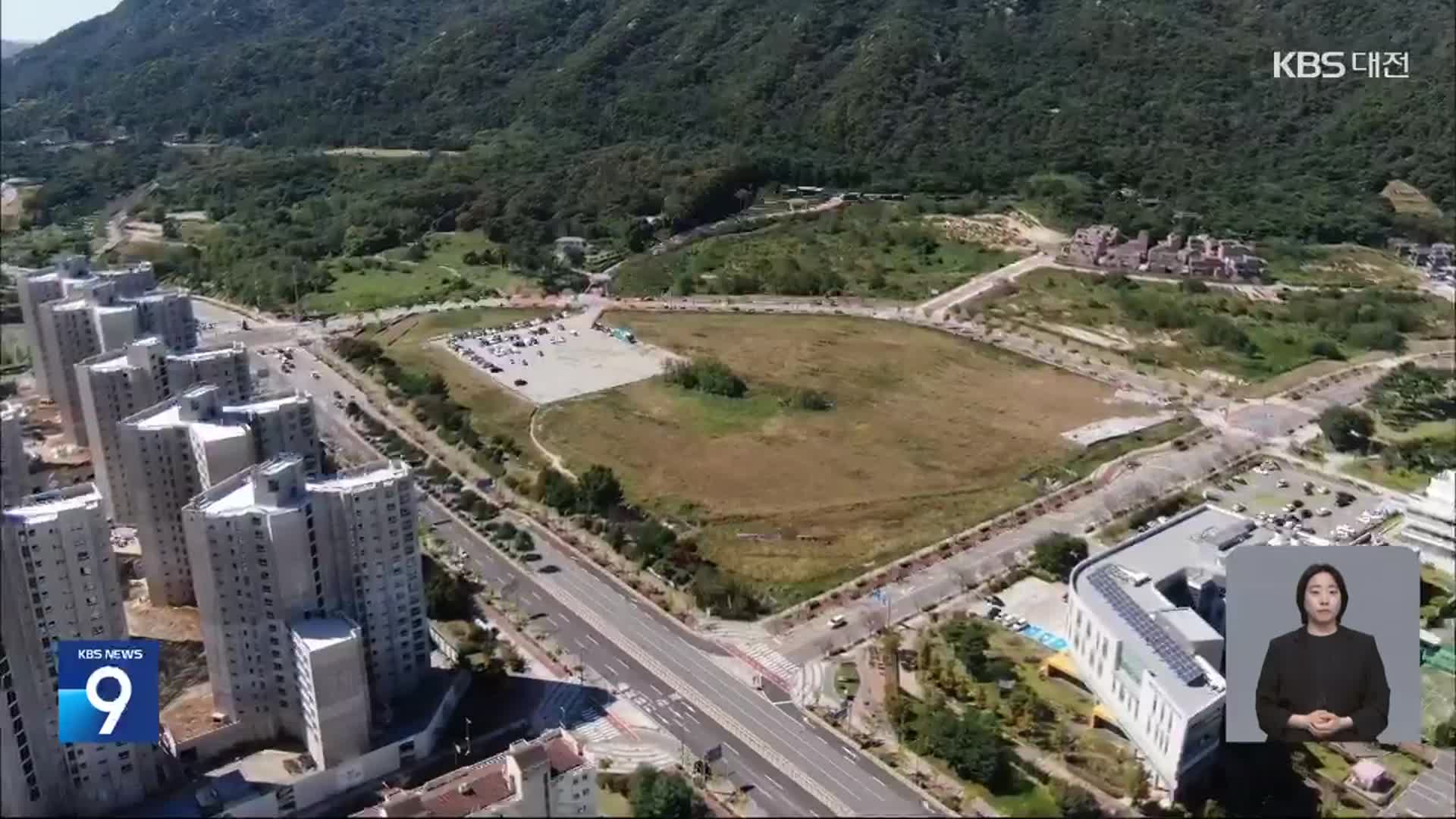 ‘숙원사업, 대선 공약 넣자’…사법 정쟁에 안갯속
